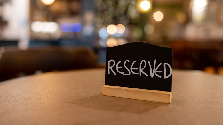 Table reservation sign