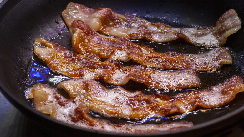 bacon in pan