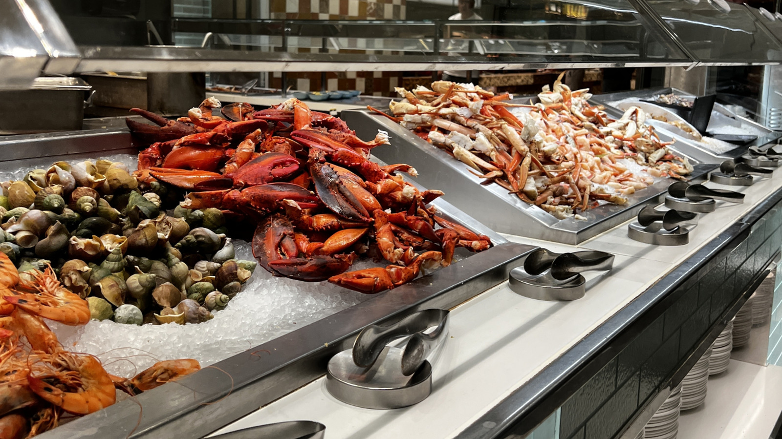 <a href="https://www.foodrepublic.com/2097528/retro-seafood-chain-supplies-las-vegas-casinos/" target="_blank">Why This Retro Seafood Chain Is So Important For Las Vegas Casinos</a>