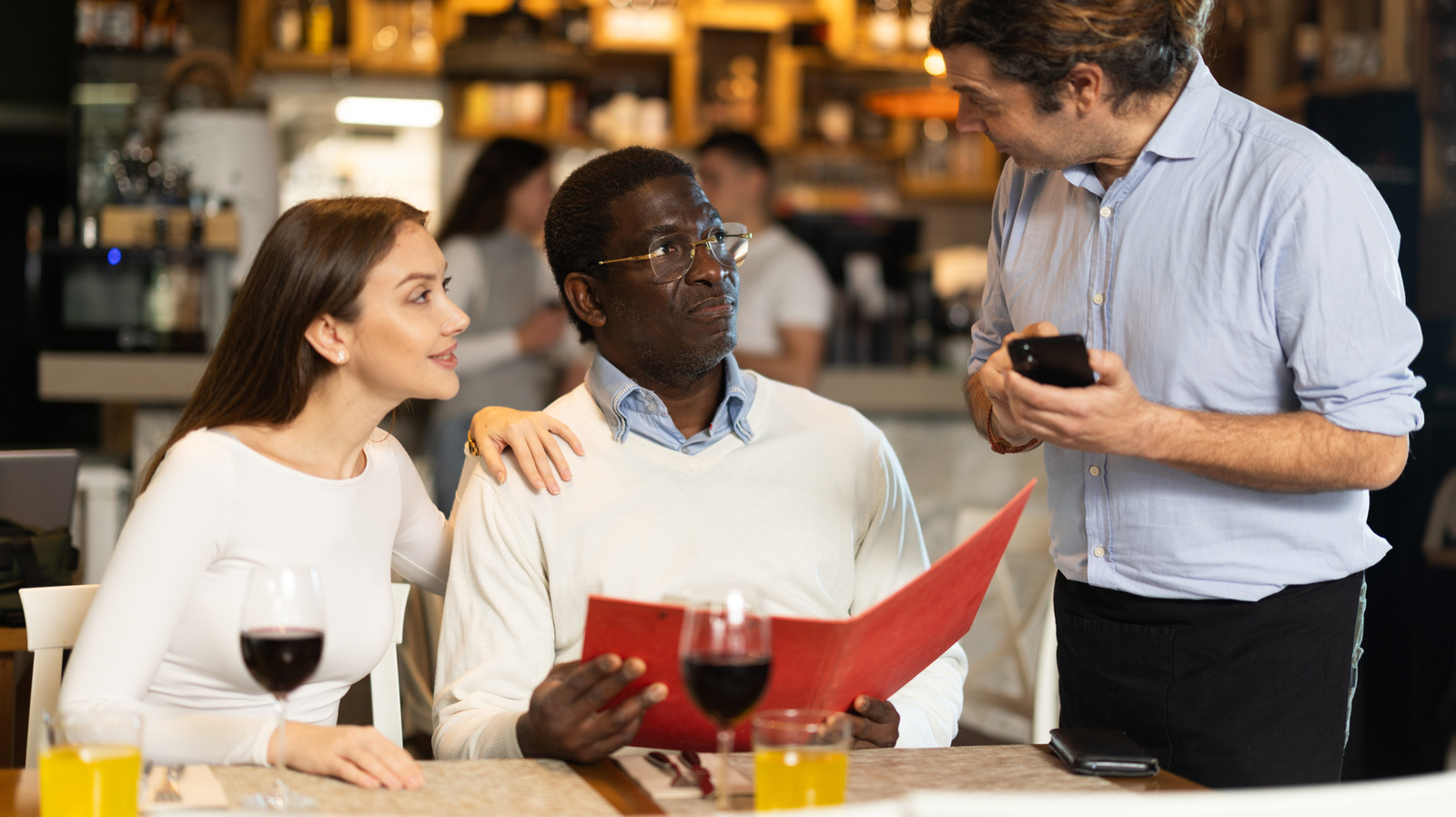 <a href="https://www.foodrepublic.com/1882587/why-avoid-steakhouse-burgers/" target="_blank">Why You Probably Shouldn’t Order A Burger At A Steakhouse</a>