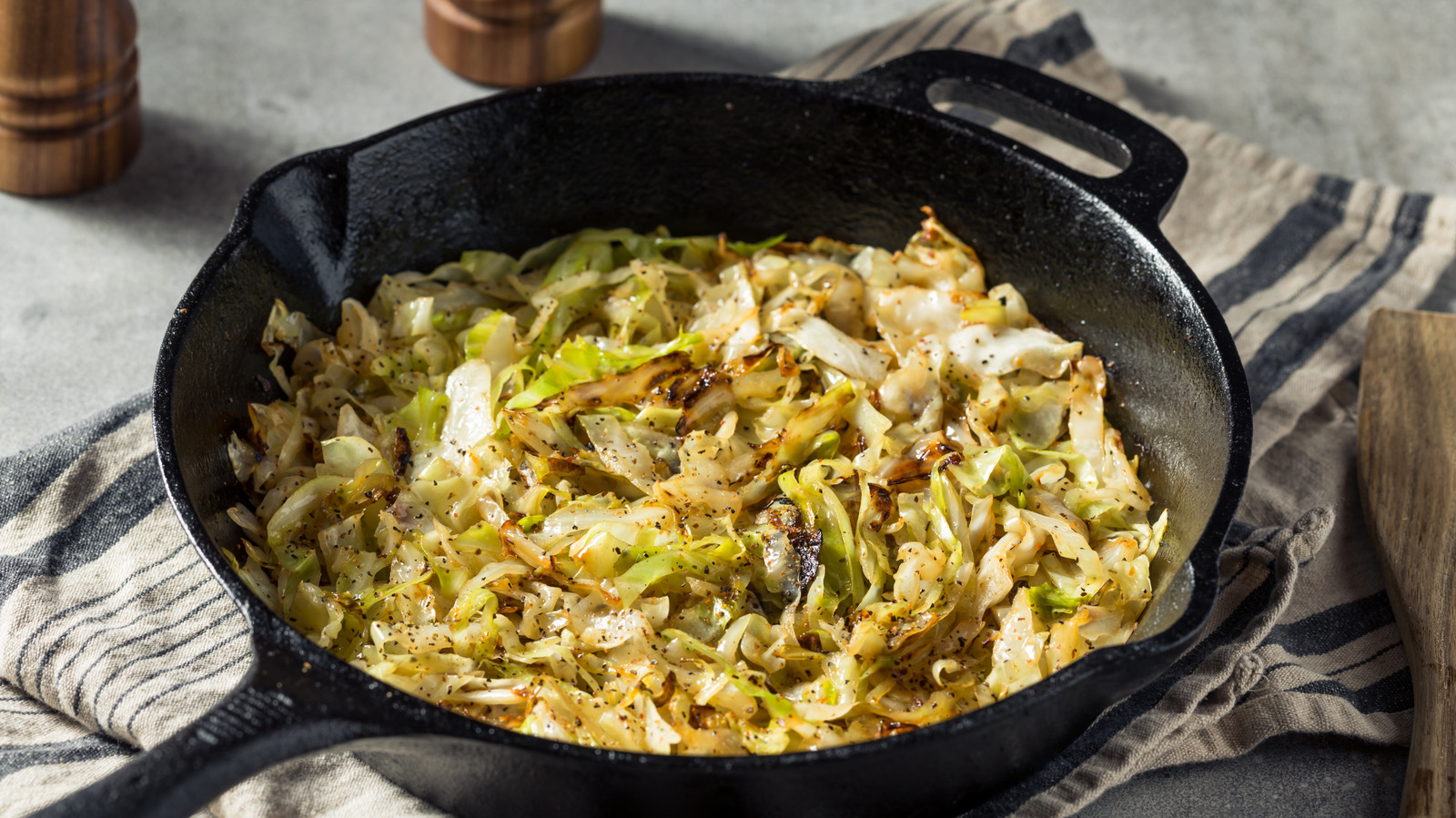 <a href="https://www.foodrepublic.com/2254484/why-you-should-add-lemon-pepper-sauteed-cabbage/" target="_blank">Why You Should Add A Packet Of This Seasoning To Sauteed Cabbage</a>