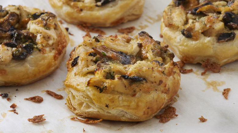 Mushroom and cheese pastries