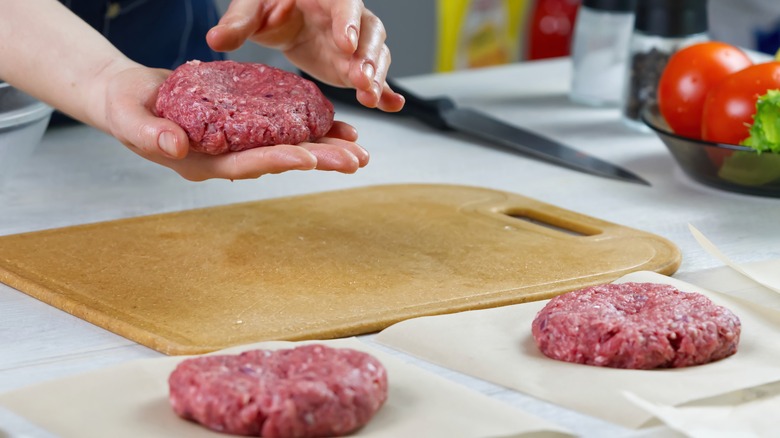 Forming burger patties