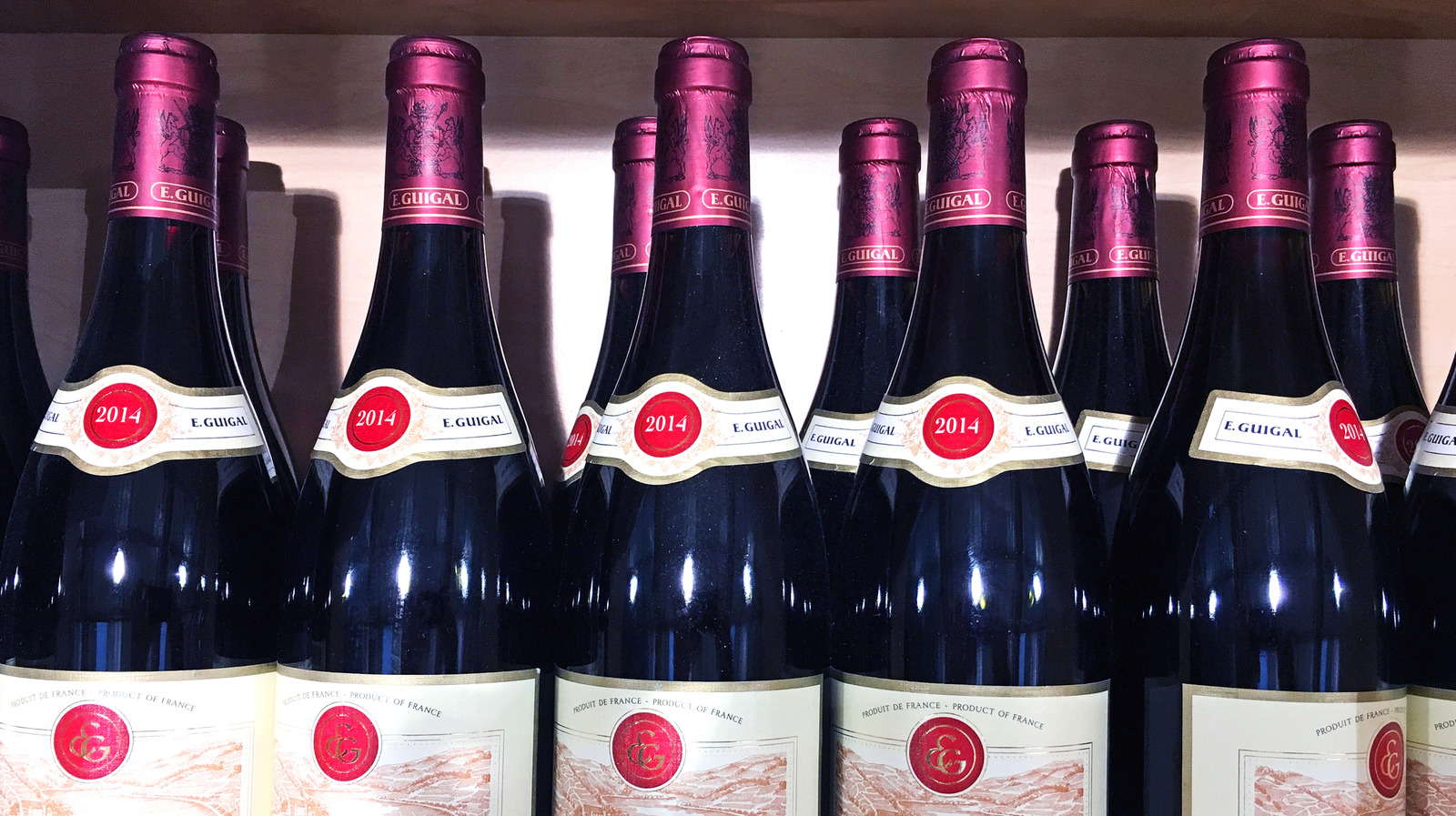 <a href="https://www.foodrepublic.com/1739232/wine-foil-wrapper-remove/" target="_blank">Why Your Wine Bottle Has A Foil Wrapper Around The Cork</a>