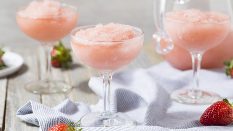 Frozen strawberry cocktails