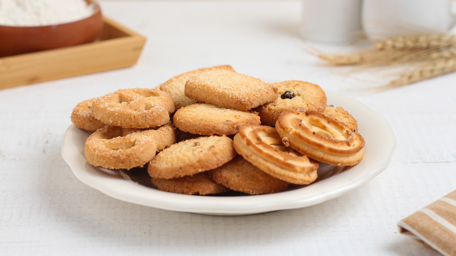 <a href="https://www.foodrepublic.com/1915695/classic-butter-cookies-3-ingredients/" target="_blank">You Can Make Classic Butter Cookies With 3 Simple Ingredients</a>