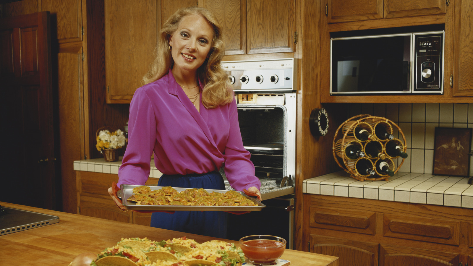 <a href="https://www.foodrepublic.com/1942722/things-every-1980s-kitchen-had/" target="_blank">You Know You’re From The ’80s If You Had These Things In Your Kitchen</a>