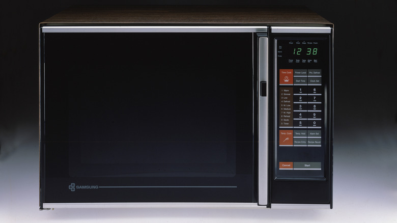 A circa 1980s Samsung microwave