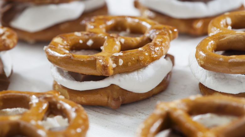 Pretzel s'mores