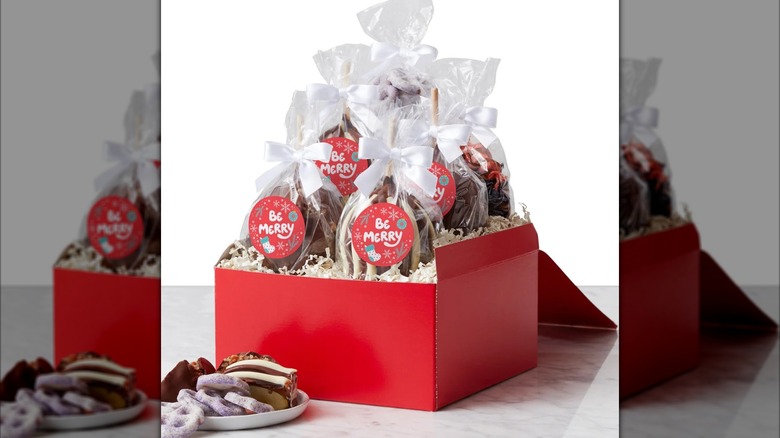 A Mrs. Prindables Festive Holiday Caramel Apple Gift Set