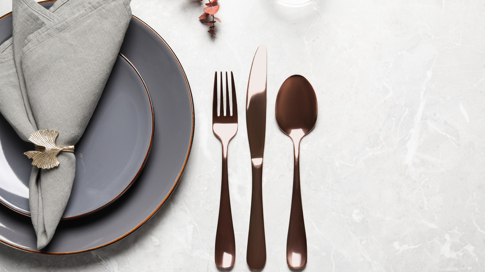 <a href="https://www.foodrepublic.com/1755583/food-cutting-etiquette-rule/" target="_blank">You’ve Probably Been Breaking One Food-Cutting Etiquette Rule</a>