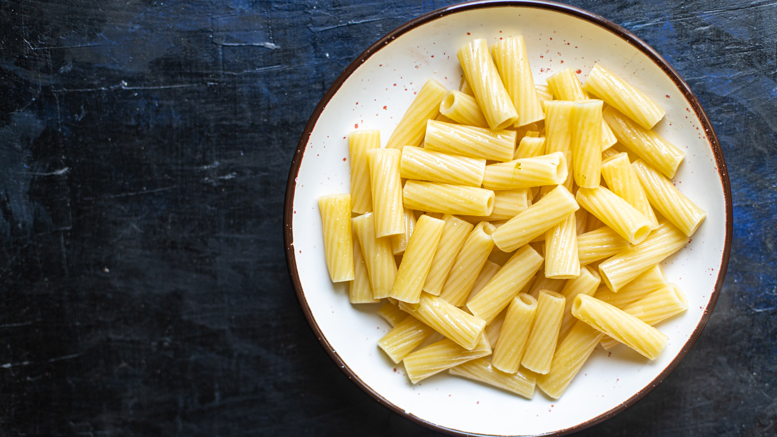 <a href="https://www.foodrepublic.com/1752509/ziti-vs-penne-explained/" target="_blank">Ziti Vs. Penne: What’s The Difference?</a>