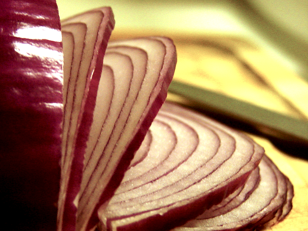raw-onions-to-eat-or-not-to-eat-food-republic