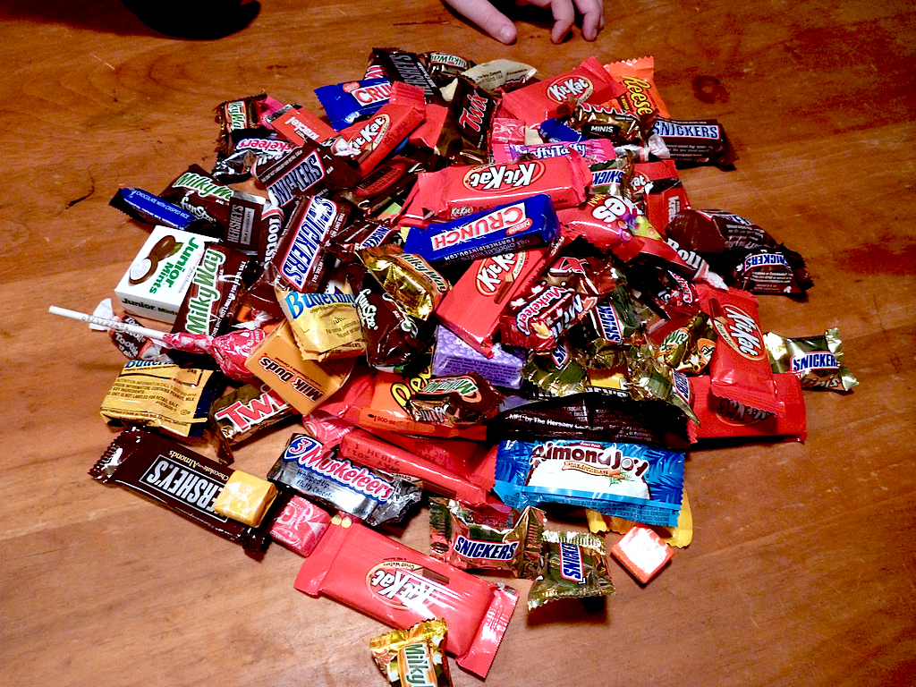 Eating Leftover Halloween Candy - Food Republic