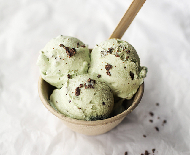 How To Make Vegan Avocado Mint Chocolate Chip Ice Cream - Food Republic