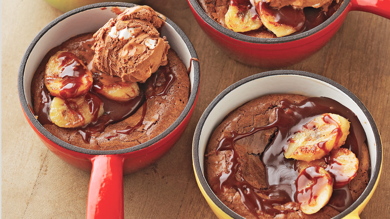 How To Make Gooey, Fudgy Skillet Brownies Food Republic