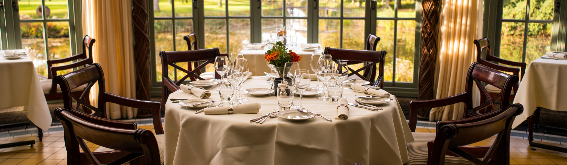 The 15 Rules Of Being A Perfect Dinner Guest - Food Republic