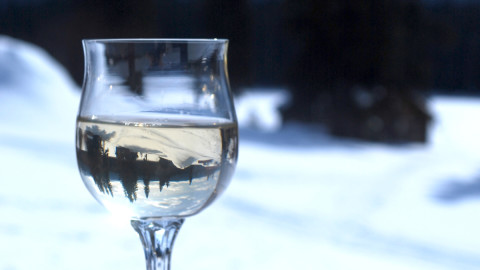 drink white wine in winter